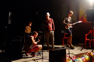 Stopové prvky asfaltu