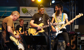 Phil Shoenfelt (UK) & Band of Heysek